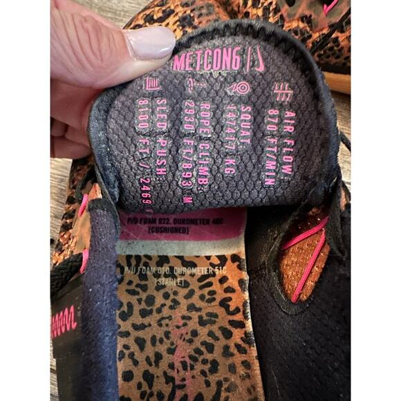 Nike Black Metallic Gold Chutney Cheetah Print Metcon Running Shoes Size 10 - Picture 8 of 14